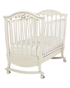 Beşik Erbesi Brigette Ivory